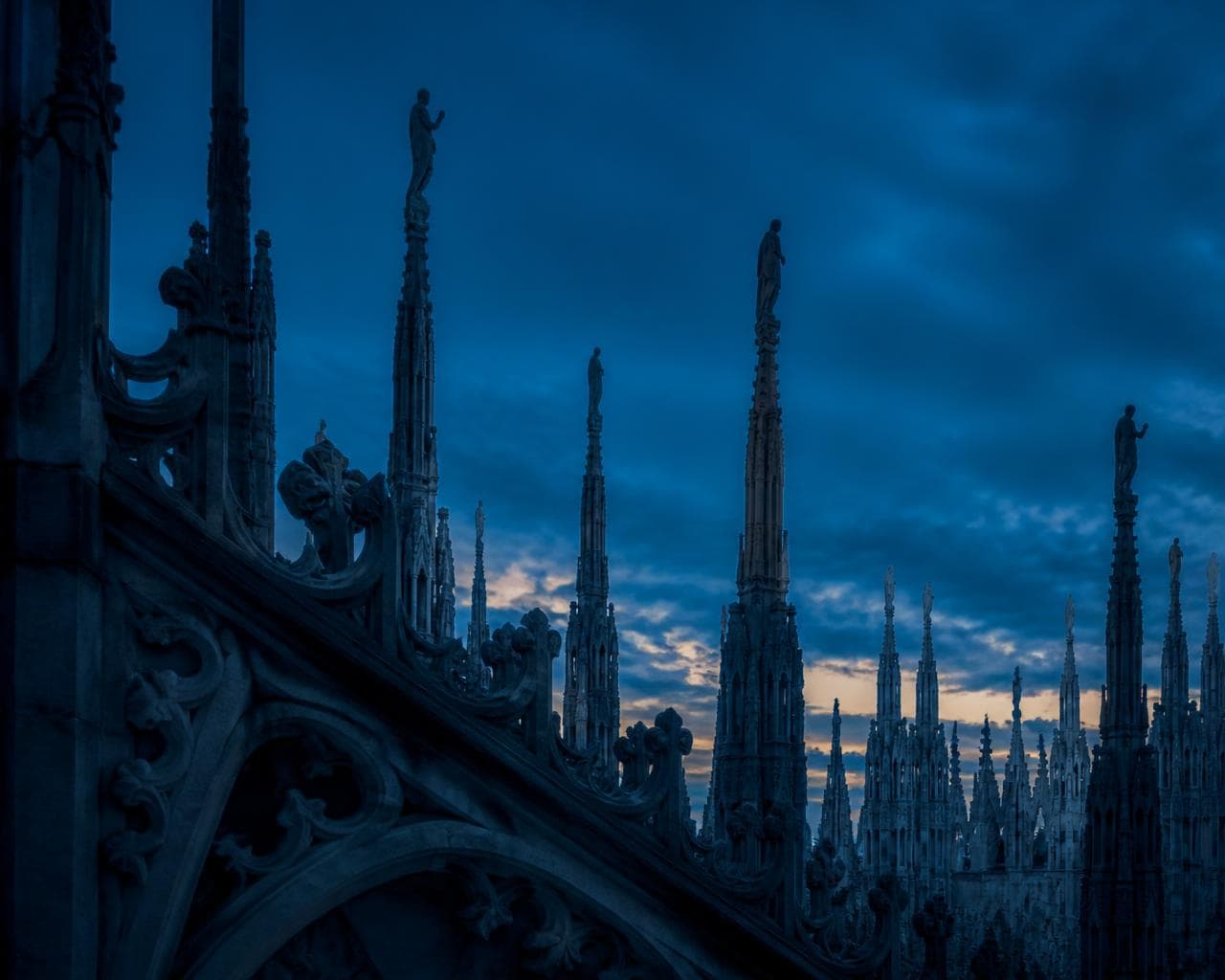 Milano Background